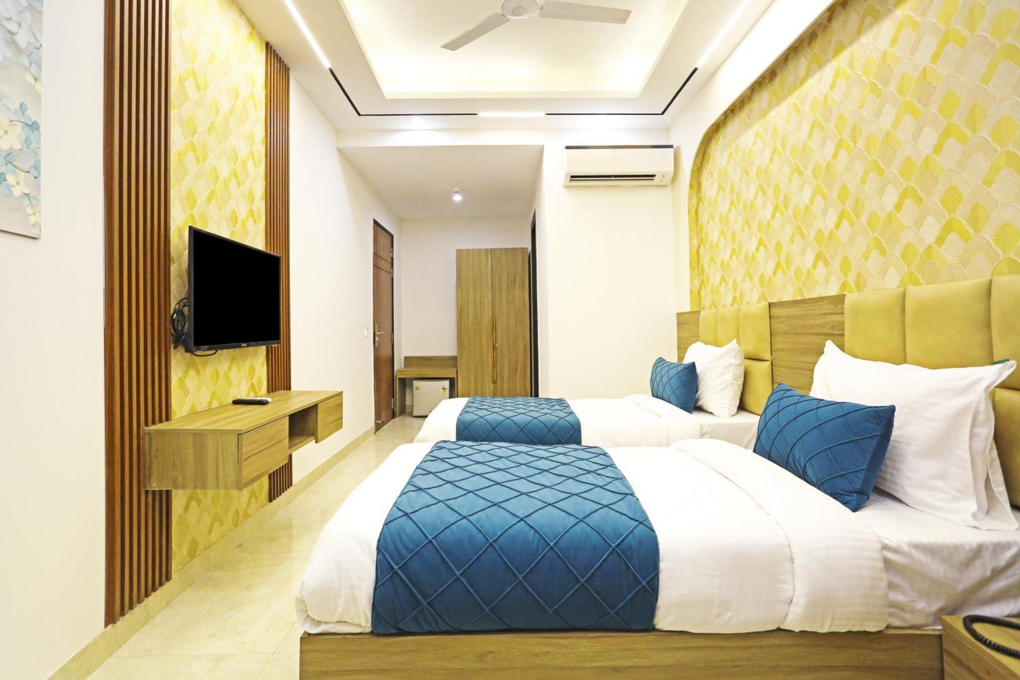 Hotel Hsp Plaza New Delhi Exterior photo
