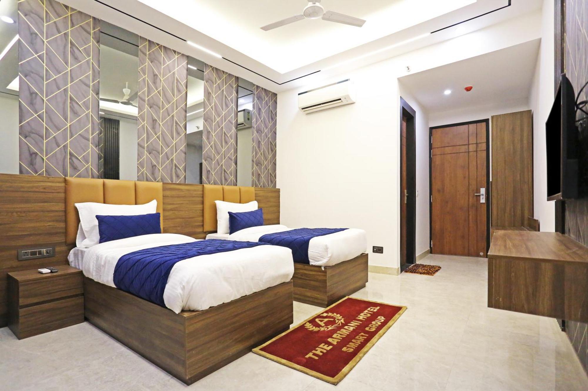 Hotel Hsp Plaza New Delhi Exterior photo