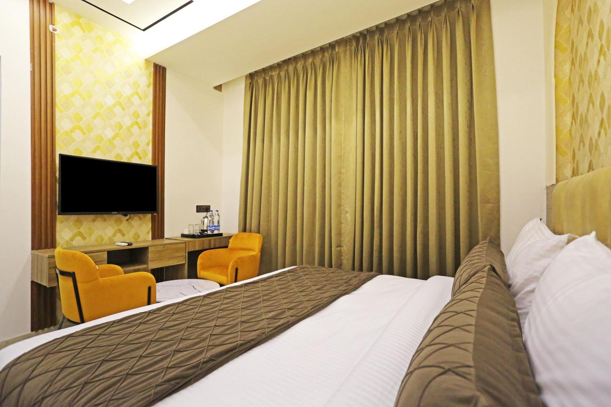 Hotel Hsp Plaza New Delhi Exterior photo