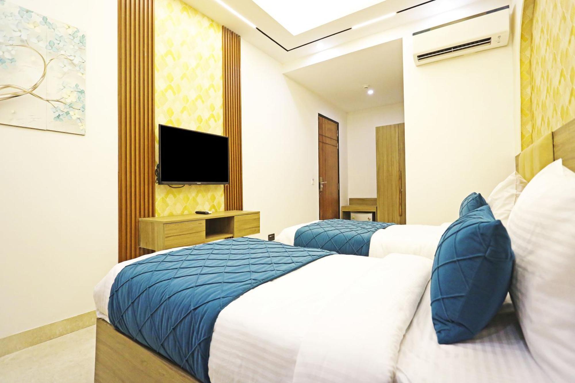Hotel Hsp Plaza New Delhi Exterior photo