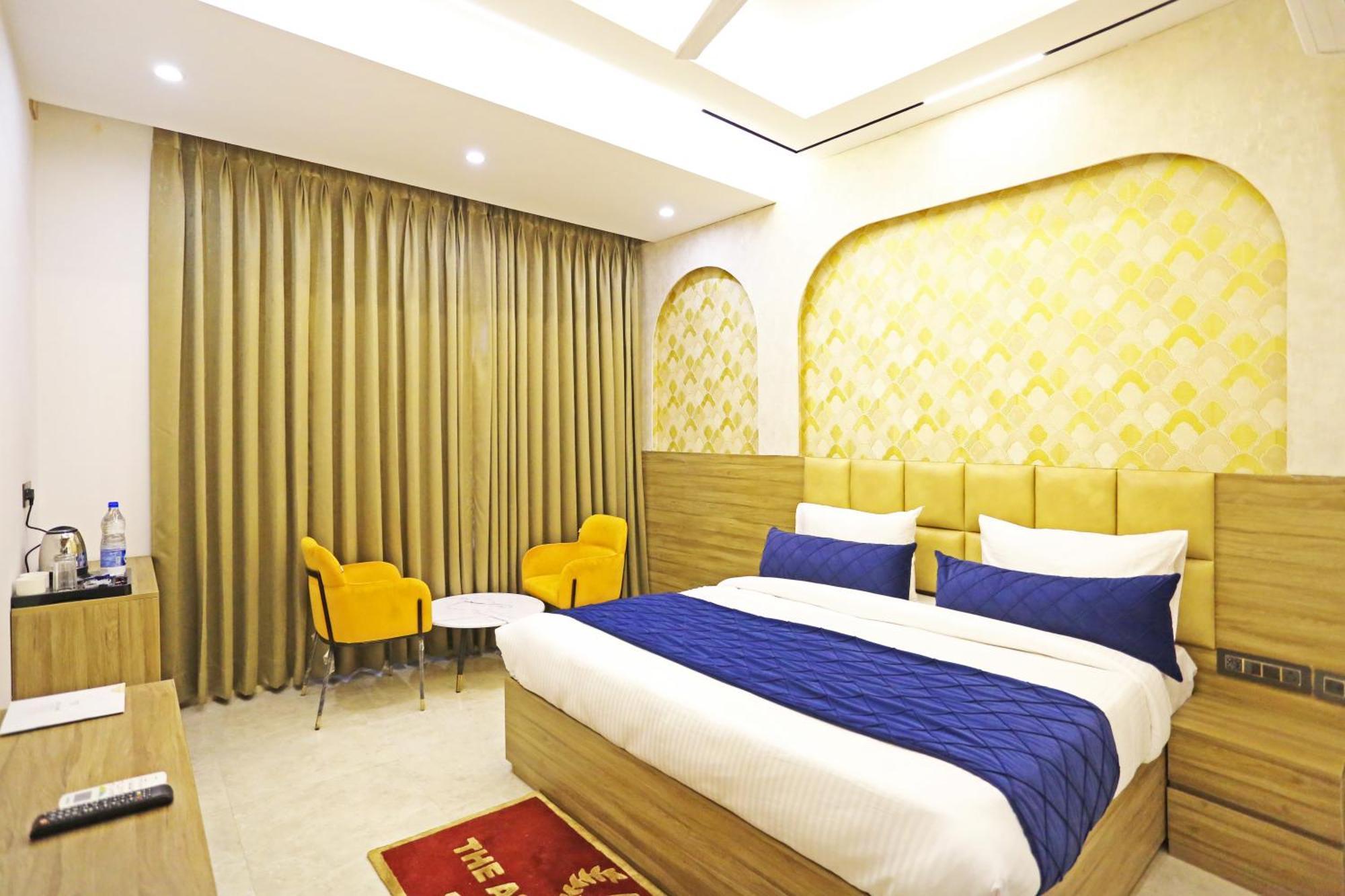Hotel Hsp Plaza New Delhi Exterior photo