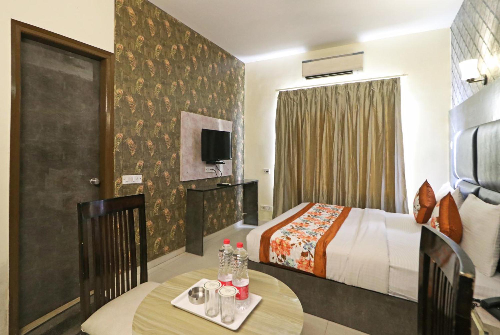 Hotel Hsp Plaza New Delhi Exterior photo