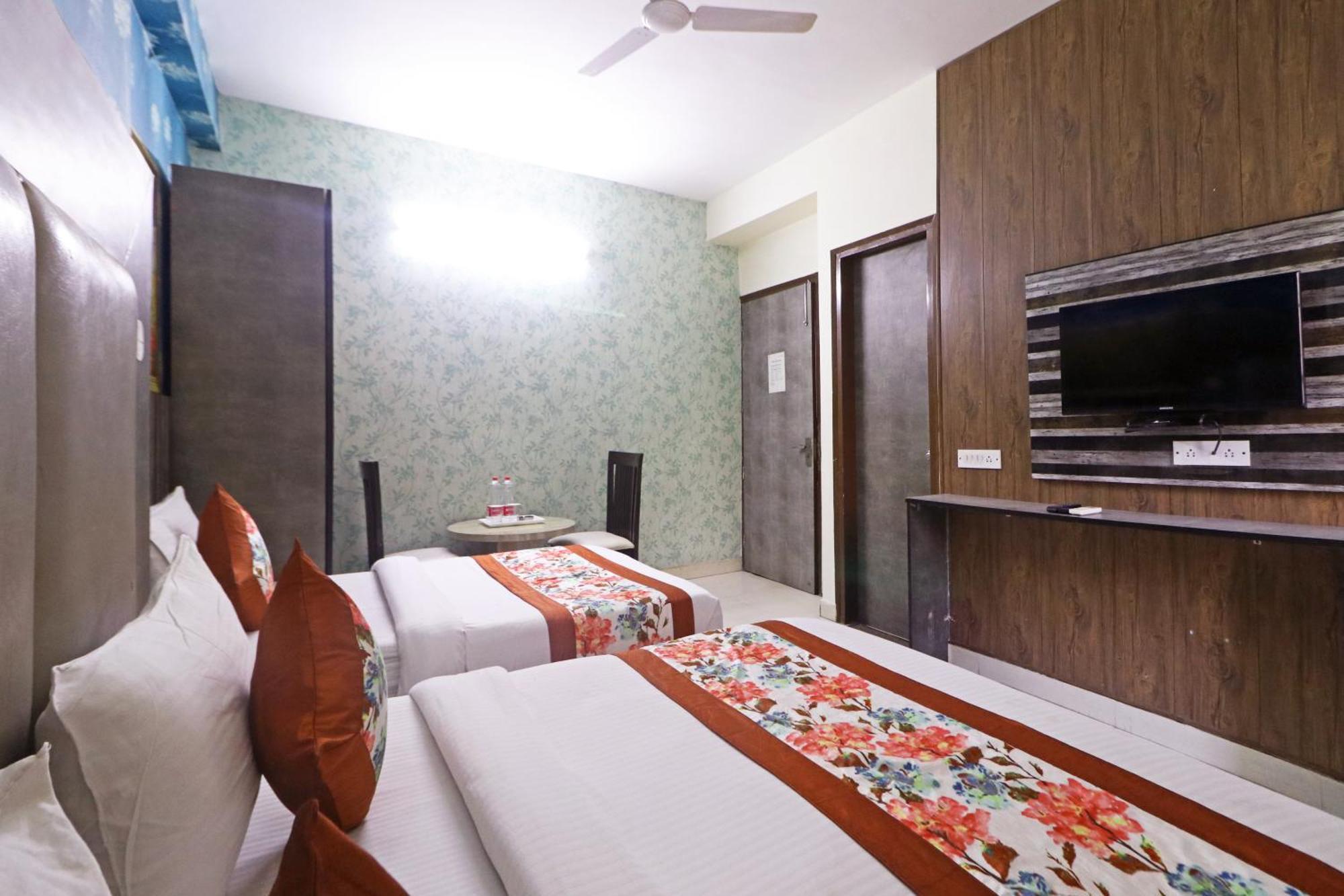 Hotel Hsp Plaza New Delhi Exterior photo