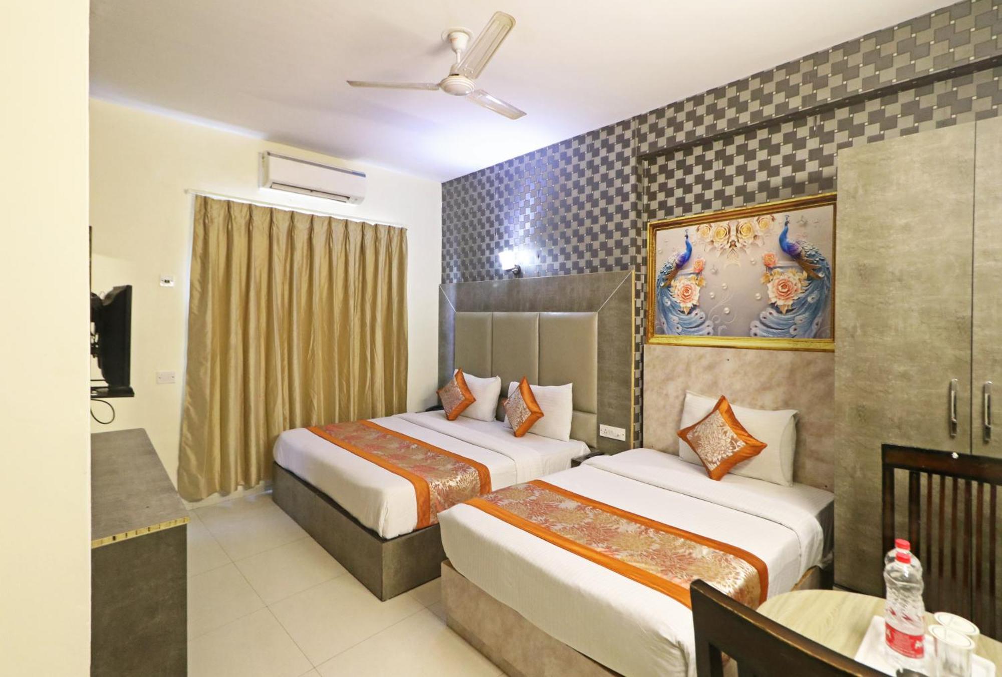 Hotel Hsp Plaza New Delhi Exterior photo